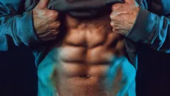 3 exercícios que transformam os abdominais numa armadura de aço — sem halteres